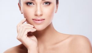 Escote-y-manos-Se-puede-prevenir-su-envejecimiento