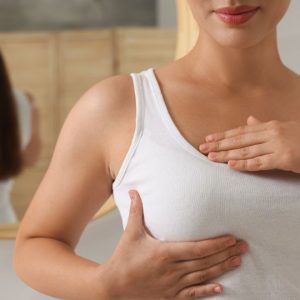 operación de pechos caídos